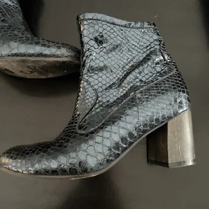 CALLEEN CORDERO Blue Leather Snake Skin Ankle Boot Sz 7 $658 - Picture 1 of 6