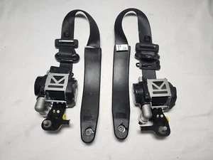 2009 - 2011 Ford Crown Victoria Drivers & Passengers Front Seat Belt Retractors - Picture 1 of 8