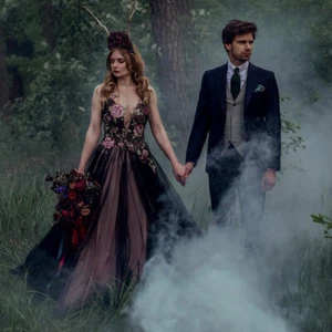 Sexy Gothic Black Lace Wedding Dresses Backless Ball Gown Appliques Bridal Gowns - Picture 1 of 8