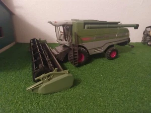 Siku 4256 Fendt Hybrid Mähdrescher 1:32 grün - Bild 1 von 5
