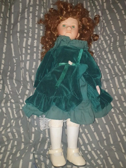  Muñeca embrujada Gemma energía positiva paranormal)  Foto 1 de 1