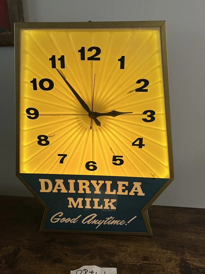 罕见原装复古 Dairylea 牛奶照明墙,办公桌工作时钟 10x14” — 第 1/4 张图片