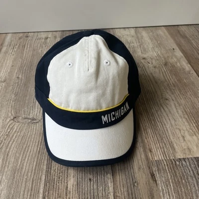 Sombrero holgado de ala corta Addias University of Michigan. Talla única para todos. Foto 1 de 4