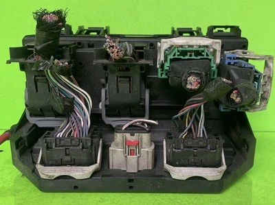 Caja de fusibles Jeep Liberty 12 TIPM BCM 68105502AB ***PIGTAILS INCLUIDAS *** Foto 1 de 4