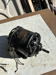 VINTAGE CENTURY 1/4 HP ELECTRIC MOTOR INTACT WORKING - Picture 1 of 15