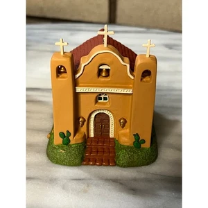 Hallmark Ornament Magic Collector Series 2000 Adobe Iglesia Candlelight Services - Imagen 1 de 7