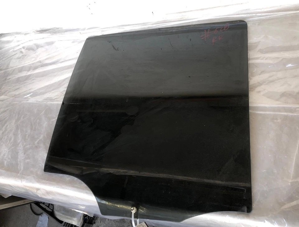 1998 - 2002 MERCEDES BENZ ML SERIES ML430 Rear Door Glass Window Passenger Right - Image 1 of 4