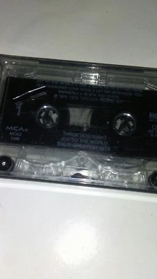 Three Dog Night JOY TO THE WORLD THEIR GREATEST HITS Cassette Tape MCAC-1466 - Image 1 of 3