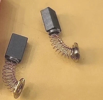 Juego de cepillos de carbono CB 72 Makita 2 piezas CB-72 Referencia Nº  643072-8 Juego Nº 191917-9 Foto 1 de 3