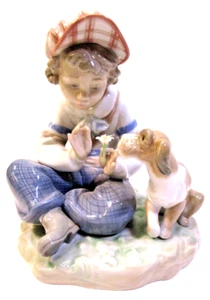 Lladro "I Hope She Does" Little Boy With Dog Holding A Flower # 5450 6" Tall - Picture 1 of 13