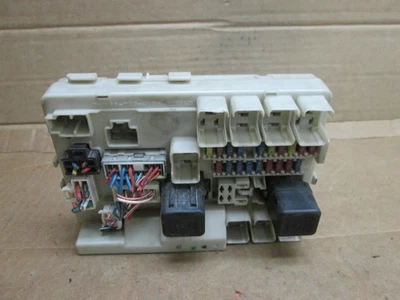 04 05 06 Nissan Altima Engine Fuse Box Relay Junction Block Panel 2004 2005 2006 - Image 1 of 2