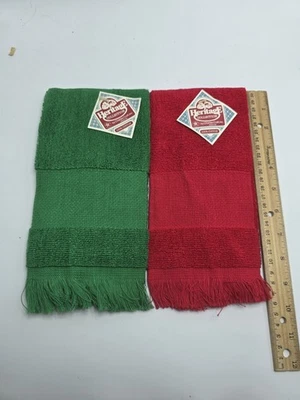NWT BLANK Heritage 14-Count Cross Stitch Christmas Red & Green FINGERTIP TOWEL - Image 1 of 2