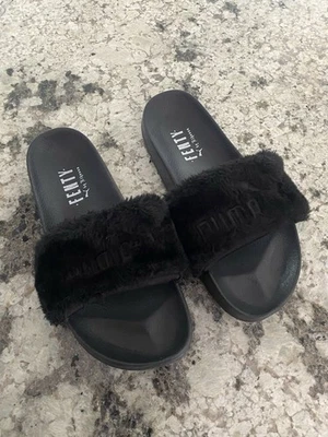 Fenty By Rihana Diapositivas Negras Esponjosas Para Mujer Talla 5.5 Puma Apenas Usadas Foto 1 de 4