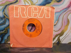 The Judds - “ Young Love / Cow Cow Boogie “ - 45rpm vinyl record - Afbeelding 1 van 5
