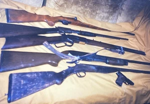 1980s Rifles Shotguns Pistol Firearms Guns on Couch Hunting Original Photo P3o20 - Picture 1 of 7