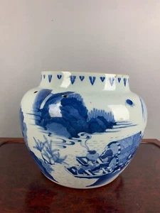 A 17th century Ming Dynasty Yujiale blue and white porridge jar - Picture 1 of 10