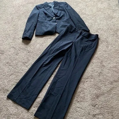 Jones New York Navy Pant Suit Set SIZE 6/4 - Image 1 of 4