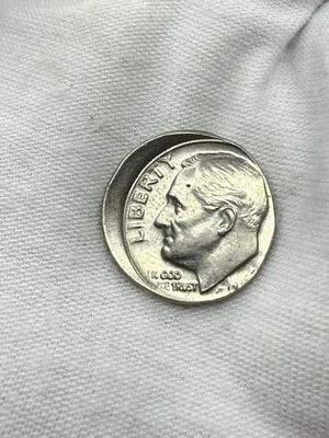 19?? 10c Roosevelt Dime Mint Error Broadstrike T108 - Image 1 of 2