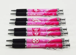* Juego de 2 * Bolígrafos Rosa NFL Fútbol Click con Agarre de Goma y Acentos Cromados - Imagen 1 de 5