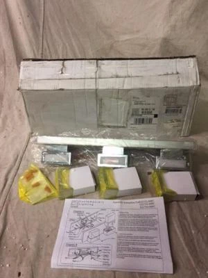 Barra de baño LED ET2 Lighting E22753-89PC Fizz III arriba y abajo Foto 1 de 4