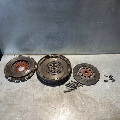 Mercedes-Benz W124 W202 Manual Transmission Flywheel & Clutch Set 717.4 5-Speed - Image 1 of 4
