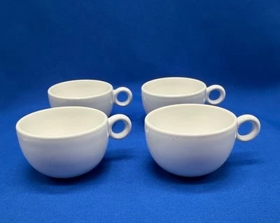 Juego de cuatro tazas de café espresso de porcelana blanca Pagnossin Treviso, Italia Foto 1 de 4