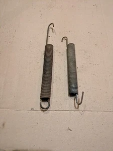 Husqvarna YTH18542 Mower Return Spring 532105709 & Lift Assist Spring 532410710 - Picture 1 of 4