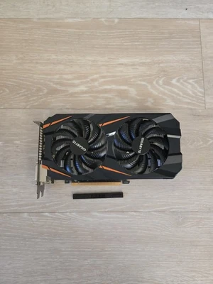 Tarjeta de gráficos GIGABYTE NVIDIA GeForce GTX 1060 6 GB GDDR5 (GV-N1060D5-6GD) Foto 1 de 4