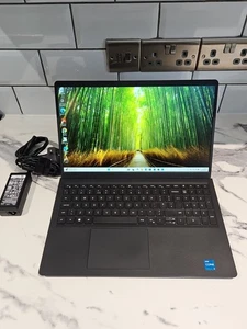 Excellent Dell Vostro 3520 15.6" Laptop i5 12th Gen / 16gb / 256nvme - Afbeelding 1 van 11