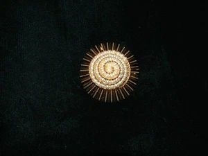 Broche prendedor vintage retro de perlas en espiral - Imagen 1 de 2