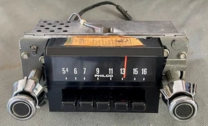WORKING 1973 73 Ford Truck AM Radio D3TA -18806 w/Knobs Philco NICE!! - Foto 1 di 12