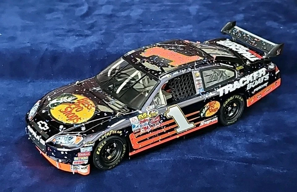 Martin Truex Jr #1 2007 bajo profesional Dover carrera victoria autografiado 1/24 sin caja Foto 1 de 4
