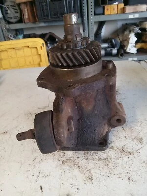 Salida de carcasa adaptador Ford Bronco temprano Foto 1 de 4