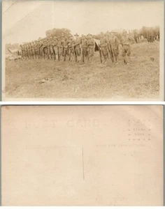 UNIDAD DEL EJÉRCITO AMERICANO ERA DE LA PRIMERA GUERRA MUNDIAL ANTIGUO RPPC FOTO REAL POSTAL rifles - Imagen 1 de 1