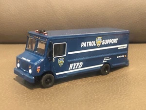 1/64 Greenlight 2019 Step Van  NYPD - Picture 1 of 6