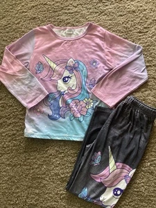 Girl’s Two Piece Unicorn Set, Size 5-6 Yr - Picture 1 of 4