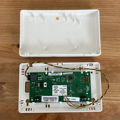 Honeywell 5881ENH High Security Wireless Receiver - Missing Antennas. - Image 1 of 4