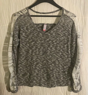 No Boundaries Junior’s XXL Size 19 Black & White Dot Sweater Lace Back & Sleeve - Image 1 of 4