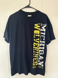 University Of Michigan Wolverines Short Sleeve Shirt Size Medium - Picture 1 of 4