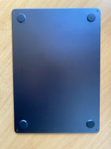Coque inférieure Apple quasi neuve pour MacBook Air 13" 2022 A2681 - Photo 1/4