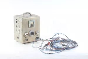 vecchio caricabatterie 220V 6 Volt e 12 Volt Wehrmacht prima del 1945 caricabatterie - Foto 1 di 12