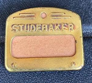 VINTAGE AUTOMOTIVE EMPLOYEE BADGE STUDEBAKER AUTOMOBILE CO PINBACK - Picture 1 of 7