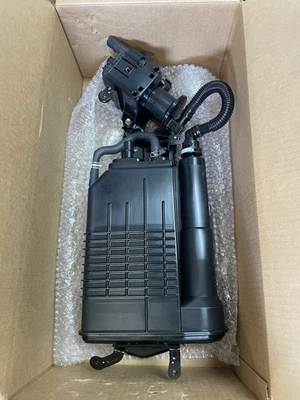 Bote de vapor Toyota Highlander 2017-2019 77740-0E080 Foto 1 de 3