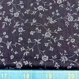 Tina Scrap 9”x21” Daisy Flower Vine Leaf Calico Navy Vintage OOP Cotton Fabric - Picture 1 of 1