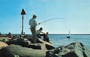 Fishing Off The Rocks, Galilee, Rhode Island Vintage PC - Picture 1 of 2