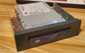 Apple Macintosh ZIP 100 Wewnętrzny napęd SCSI Model Z100SI ZIP - Zdjęcie 1 z 2