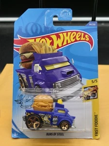 2020 Hot Wheels Treasure Hunt #84 Fast Foodie 5/5 PUNTONI di ACCIAIO blu con oro 5 sp - Foto 1 di 2