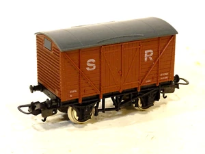 LIMA WAGON COUVERT S-R A ESSIEUX ECHELLES HO OO - Picture 1 of 4