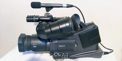 PANASONIC AGDVC 60 CAMCORDER - Image 1 of 4
