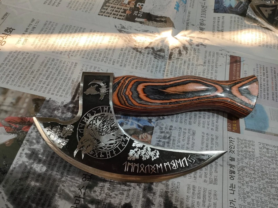 Hacha de pizza vikinga hecha a mano de acero inoxidable cortadora de pizza medieval, doble mano Foto 1 de 1